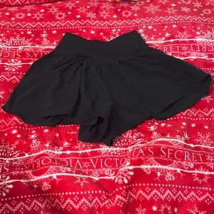 “OFFLINE By Aerie Real Me Crossover Flowy Short” Size is XS and color is black